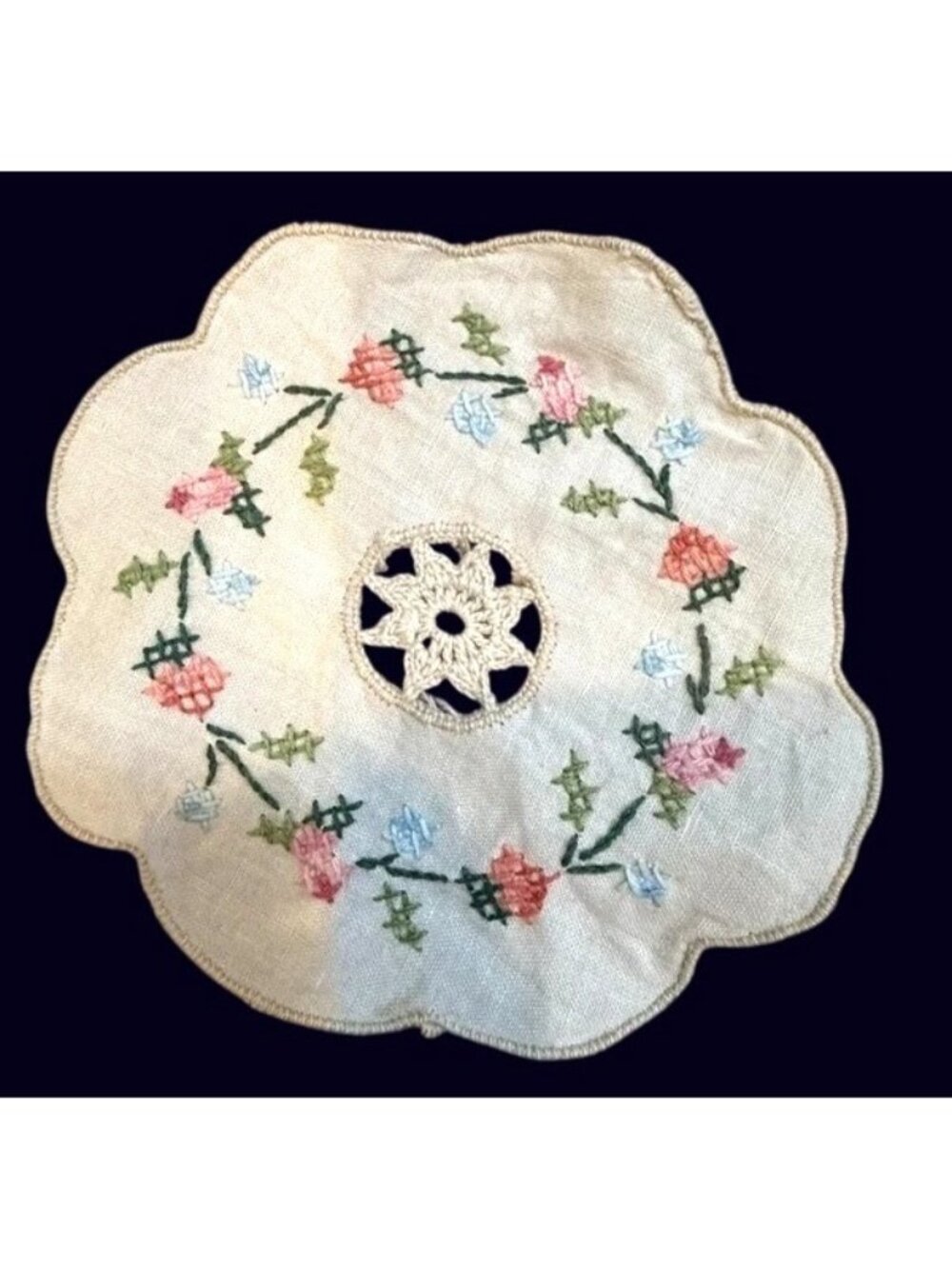 Vintage Embroidered Linen Doily 5” Floral Cottagecore Crochet Center Grandmacore
